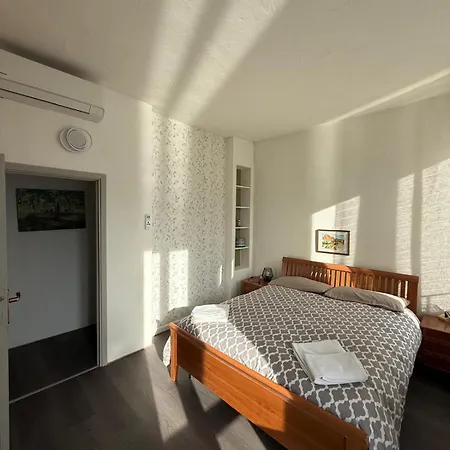 Apartmán Simo House Stunning View Balcony Ac